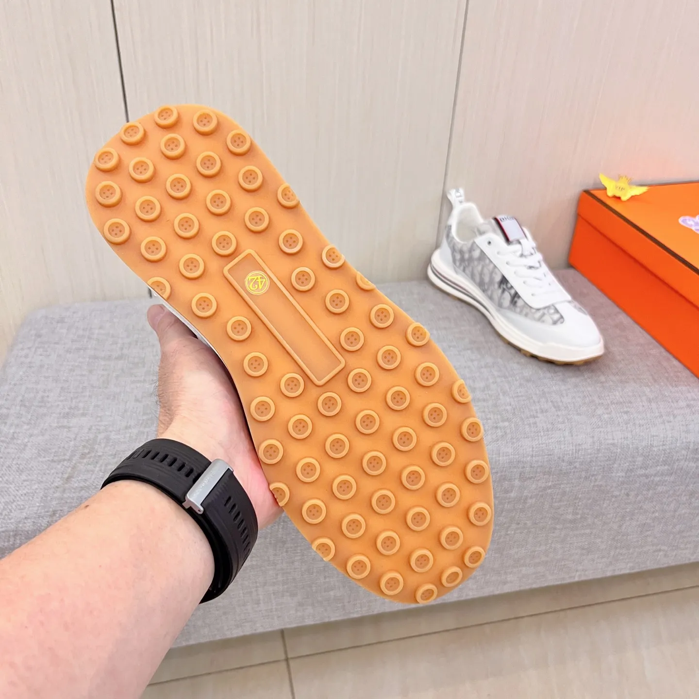 🚘🚘Factory batch 440 men's shoes💰[Dior]🔥Men's high-end brand of shoes official website 1:1 latest masterpiece: the upper is made of Italian imported first-layer cowhide with a comfortable and breathable lining➕original non-slip and wear-resistant outsole🔥, making walking more convenient and comfortable! An exclusive new model, a stunning work, a beautiful 1:1 replica [color] compared to the official quality! Create a fashionable personality to set off your uniqueness! A must-have for trendy men! Classic🔥Size: 38-44 Color: 🔥Multiple colors available🔥.